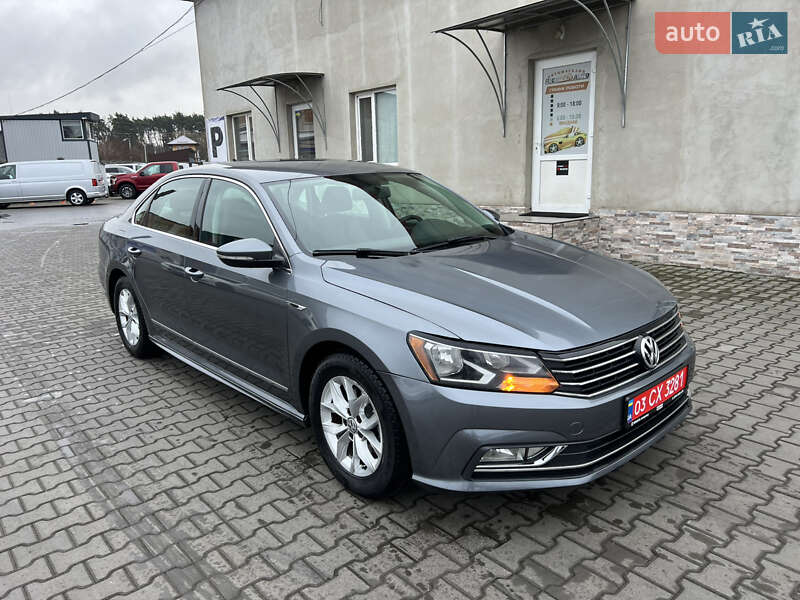 Седан Volkswagen Passat 2017 в Луцке