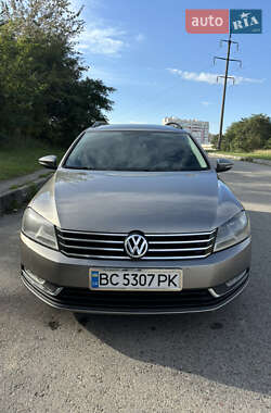 Універсал Volkswagen Passat 2013 в Львові