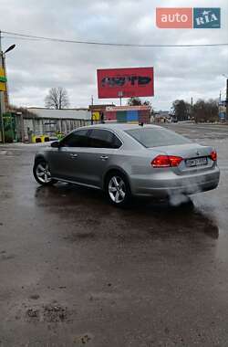 Седан Volkswagen Passat 2013 в Охтирці