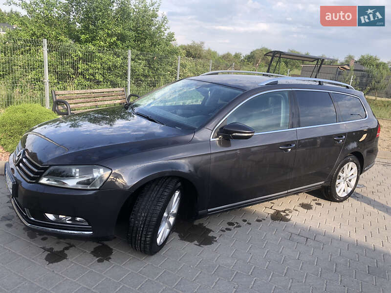 Универсал Volkswagen Passat 2011 в Старом Самборе