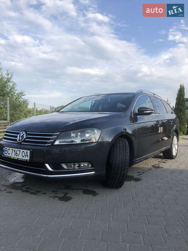 Универсал Volkswagen Passat 2011 в Старом Самборе