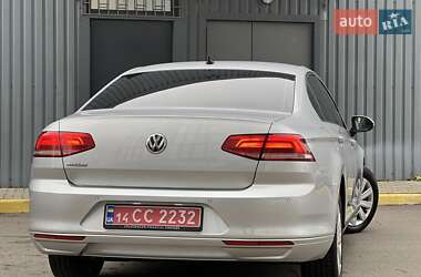 Седан Volkswagen Passat 2019 в Ужгороді