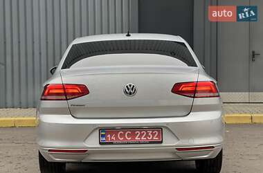 Седан Volkswagen Passat 2019 в Ужгороді