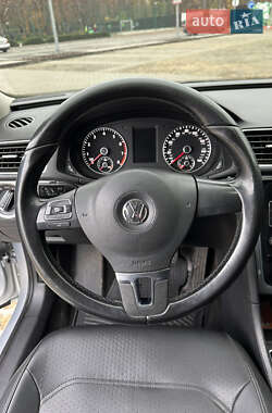 Седан Volkswagen Passat 2014 в Харькове