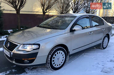 Седан Volkswagen Passat 2005 в Києві