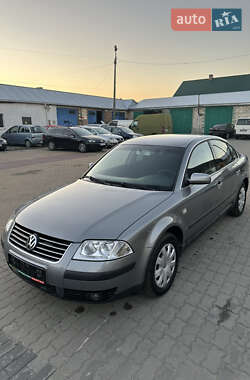 Седан Volkswagen Passat 2003 в Ковелі