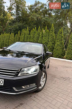 Седан Volkswagen Passat 2014 в Гайвороні