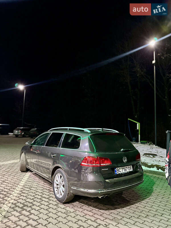 Универсал Volkswagen Passat 2011 в Старом Самборе