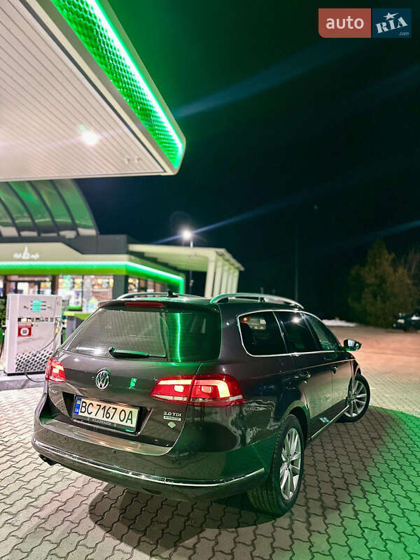 Универсал Volkswagen Passat 2011 в Старом Самборе