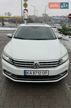 Седан Volkswagen Passat 2017 в Києві