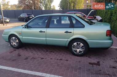 Седан Volkswagen Passat 1994 в Черкассах