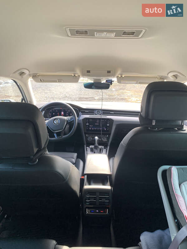 Універсал Volkswagen Passat 2018 в Івано-Франківську