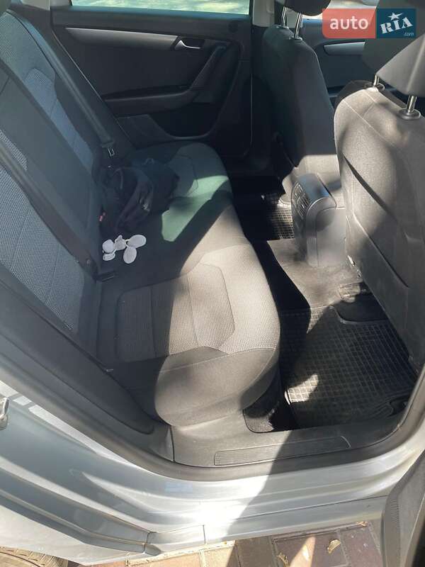Універсал Volkswagen Passat 2014 в Сумах