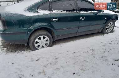 Седан Volkswagen Passat 1996 в Володарці