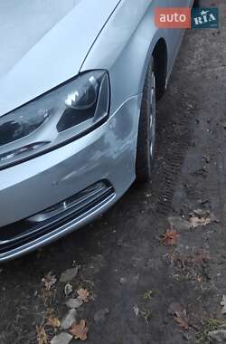 Універсал Volkswagen Passat 2011 в Новояворівську