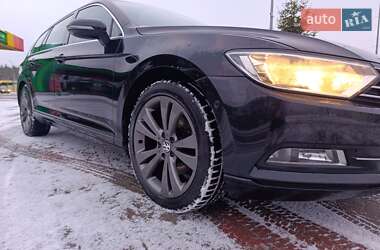 Універсал Volkswagen Passat 2016 в Бучі