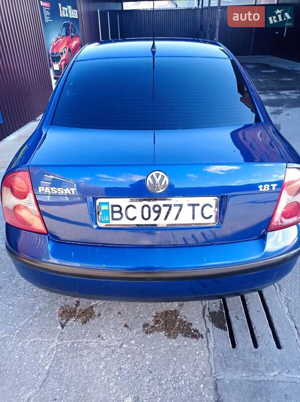Седан Volkswagen Passat 2001 в Ходореві