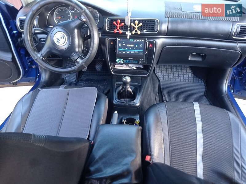 Седан Volkswagen Passat 2001 в Ходореві