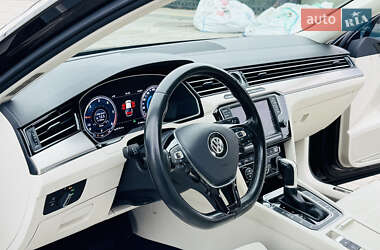 Седан Volkswagen Passat 2015 в Одесі