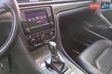 Седан Volkswagen Passat 2017 в 