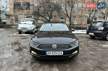 Універсал Volkswagen Passat 2015 в Житомирі