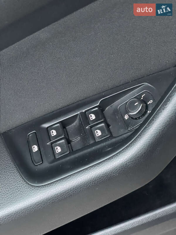 Универсал Volkswagen Passat 2015 в Берегово фото 13 Универсал Volkswagen Passat 2015 в Берегово