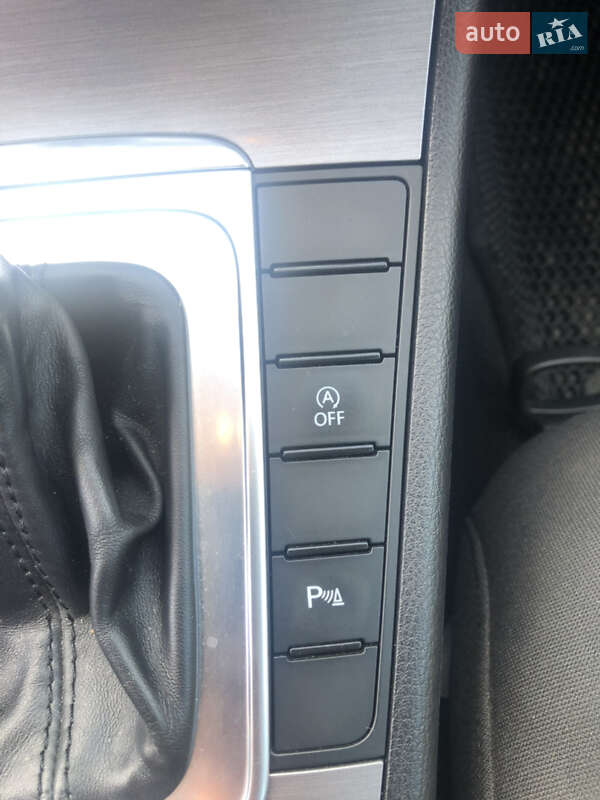 Универсал Volkswagen Passat 2014 в Жовкве