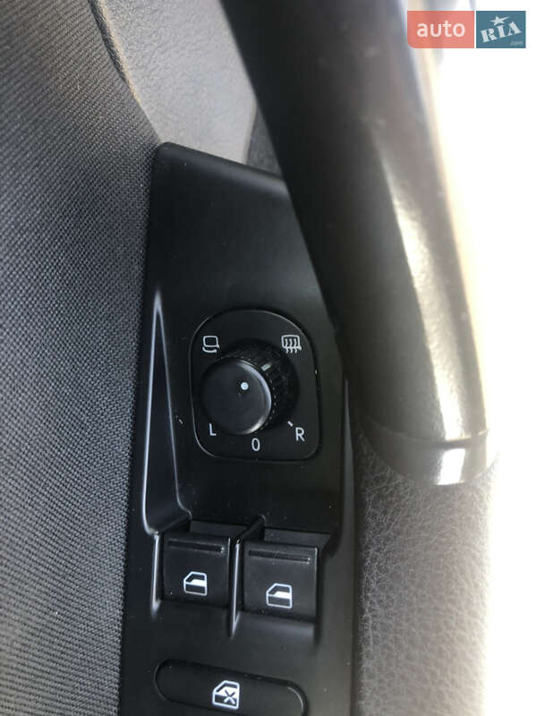 Универсал Volkswagen Passat 2014 в Жовкве