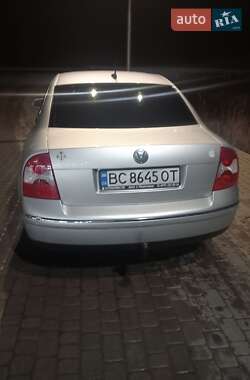 Седан Volkswagen Passat 2003 в Львове