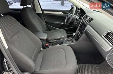 Седан Volkswagen Passat 2015 в Киеве