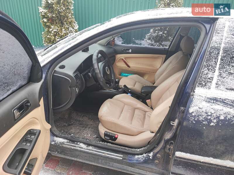 Седан Volkswagen Passat 2002 в Чугуєві