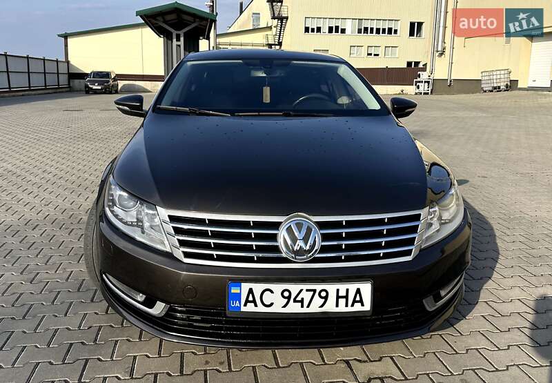 Седан Volkswagen Passat 2012 в Луцке