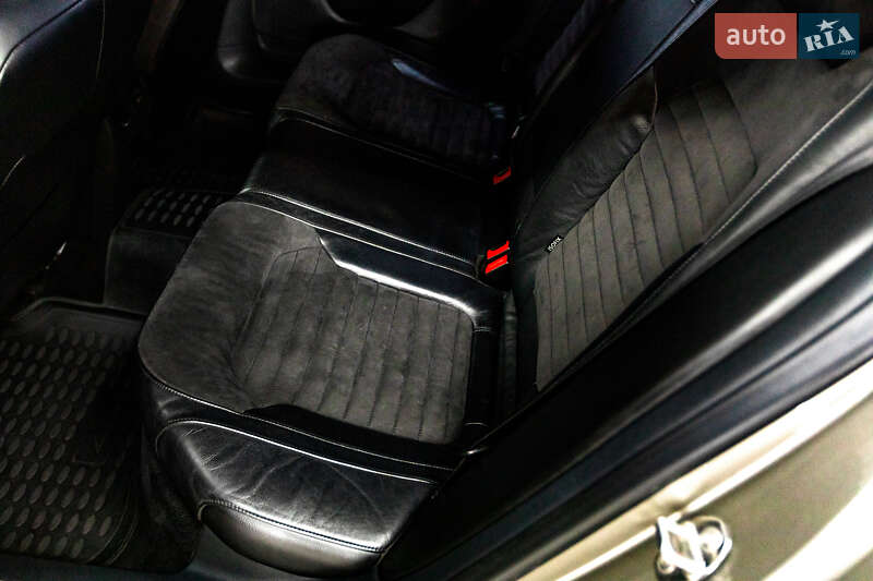 Седан Volkswagen Passat 2012 в Киеве