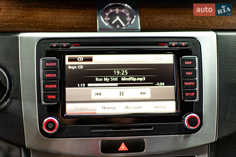 Седан Volkswagen Passat 2012 в Киеве