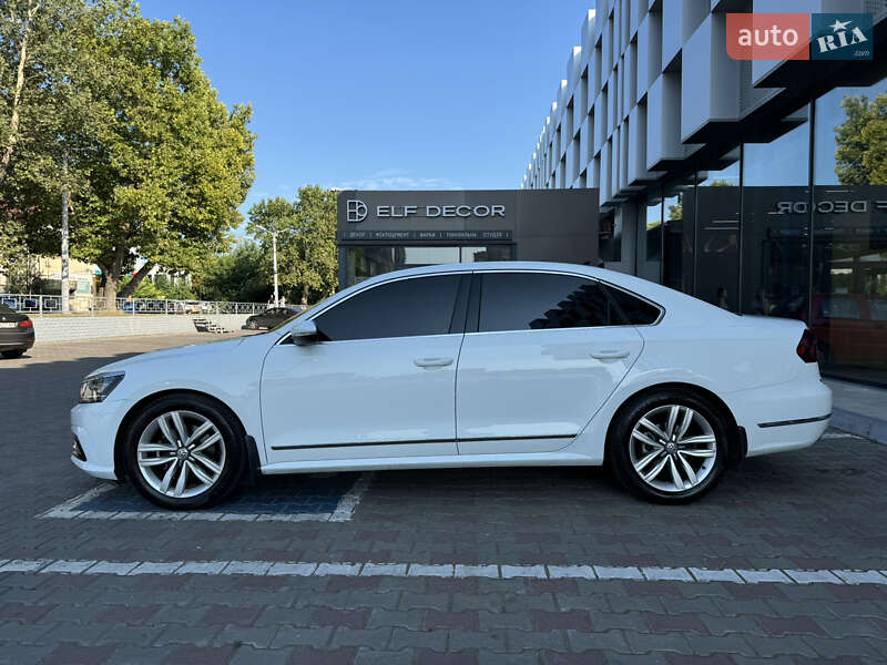 Седан Volkswagen Passat 2017 в Одесі