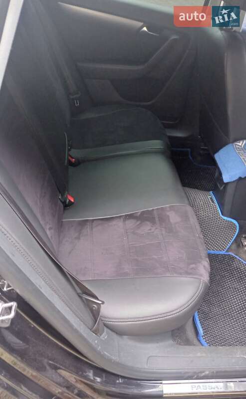 Універсал Volkswagen Passat 2012 в Житомирі