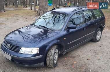 Універсал Volkswagen Passat 1998 в Бучі