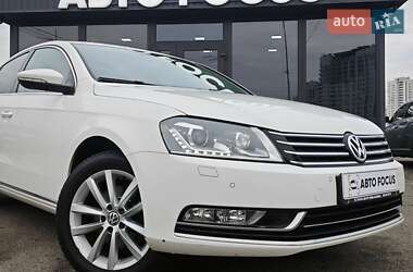 Седан Volkswagen Passat 2014 в Киеве