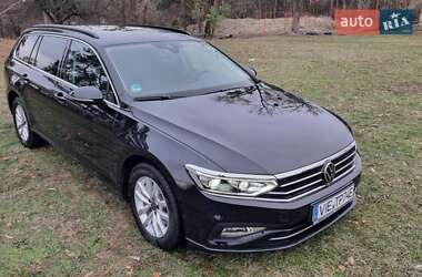 Універсал Volkswagen Passat 2021 в Бучі