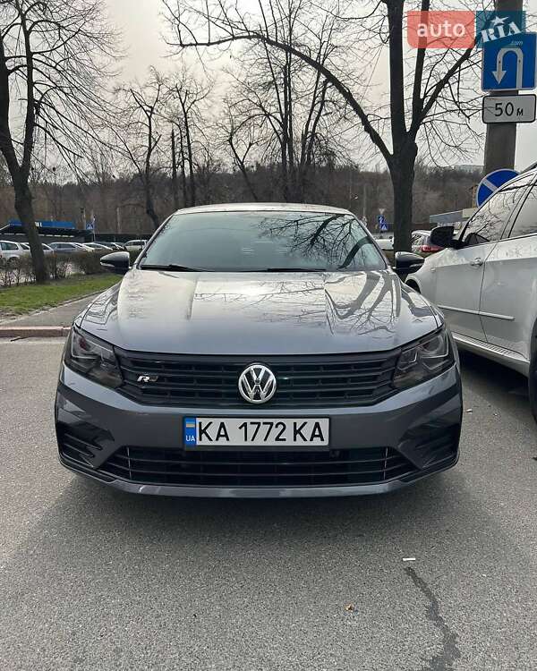 Седан Volkswagen Passat 2016 в Львові