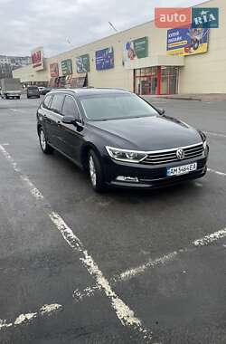 Универсал Volkswagen Passat 2015 в Житомире