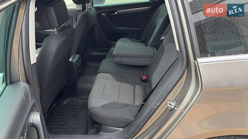 Универсал Volkswagen Passat 2013 в Хмельницком