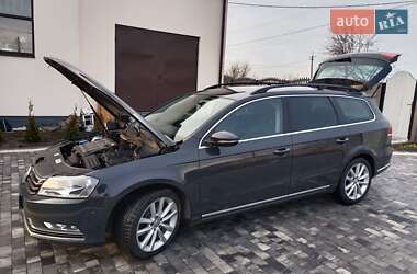 Універсал Volkswagen Passat 2012 в Вінниці