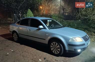 Седан Volkswagen Passat 2001 в Киеве