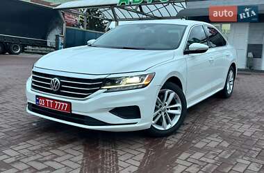 Седан Volkswagen Passat 2020 в Луцьку