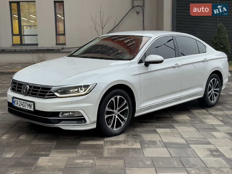 Седан Volkswagen Passat 2018 в Киеве