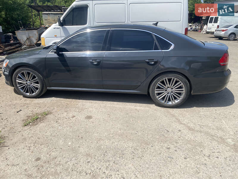 Седан Volkswagen Passat 2014 в Днепре