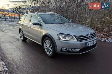 Універсал Volkswagen Passat 2012 в Луцьку