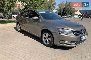 Седан Volkswagen Passat 2014 в Днепре