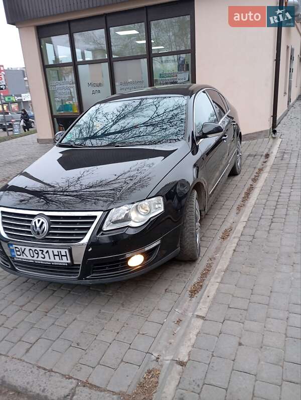 Седан Volkswagen Passat 2006 в Дубно
